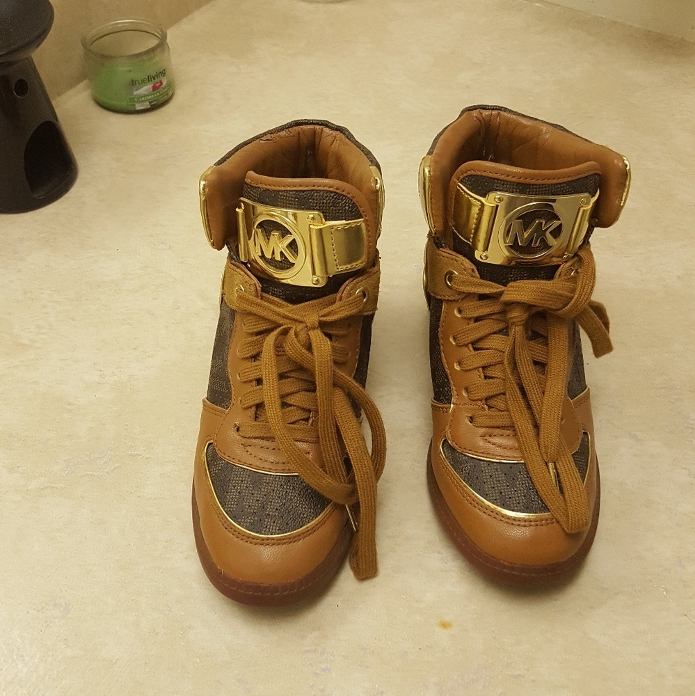 Michael Kors Size 6.5 booties